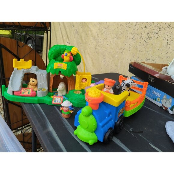 2001 Fisher Price Little People ANIMAL SOUNDS ZOO Playset #77949 & Zoo Train - Picture 1 of 6